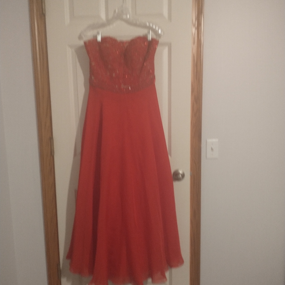 Gorgeous Sherri Hill Red Strapless Dress